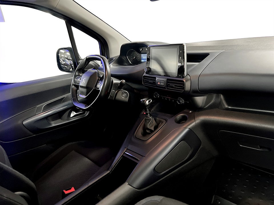 Bild på Peugeot Rifter Allure 1.2 e-THP 110hk 5-SITS P-SENSORER BLUETOOTH