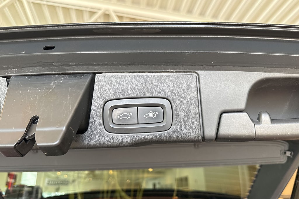 Volvo XC60 Recharge T8 AWD Aut Momentum Sov Hjul P-värm VOC miniatyr 14