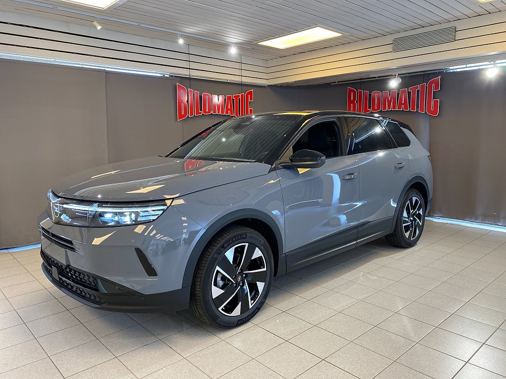 Opel Grandland GS HYBRID AUT NAV SKINN PANORAMA DRAG OMG LEV