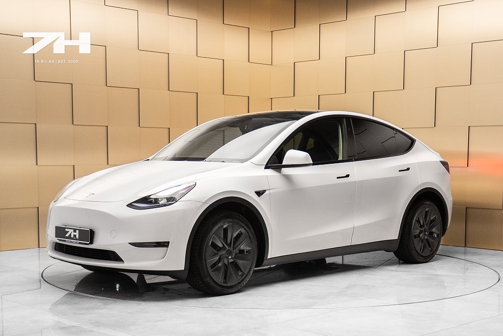 Tesla Model Y Long Range RWD / Autopilot / Pano / 360 / 