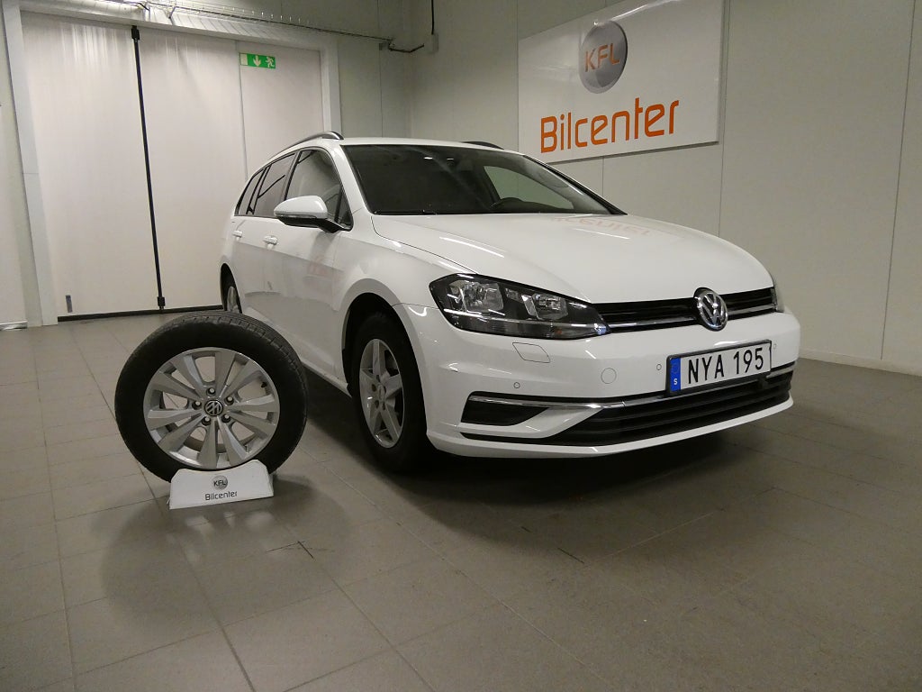 Volkswagen Golf 1.0 TSI *KFL 10år 2,99%* Aut-CarPlay-M&K Värmare-CarPlay-SoV