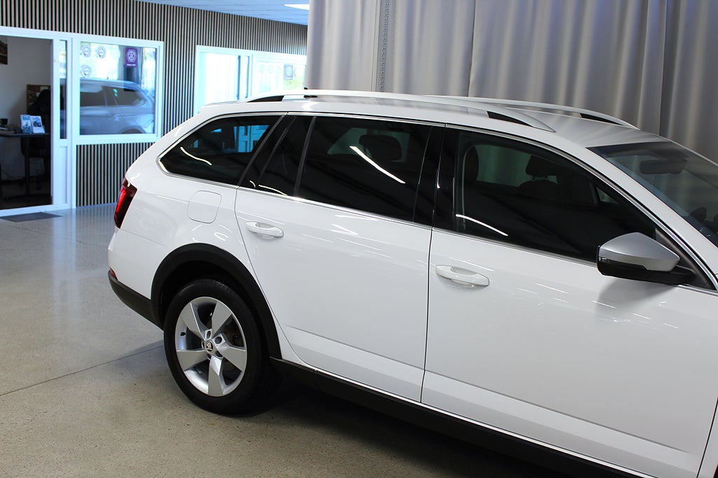 Skoda Octavia Scout 2.0 TDI 4x4 Premium, Drag, Navi, S&V-hjul