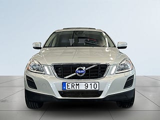 Volvo XC60 D3 Summum SoV-hjul/Panorama/Dvärmare/Dragkrok/Skinn – bild 2