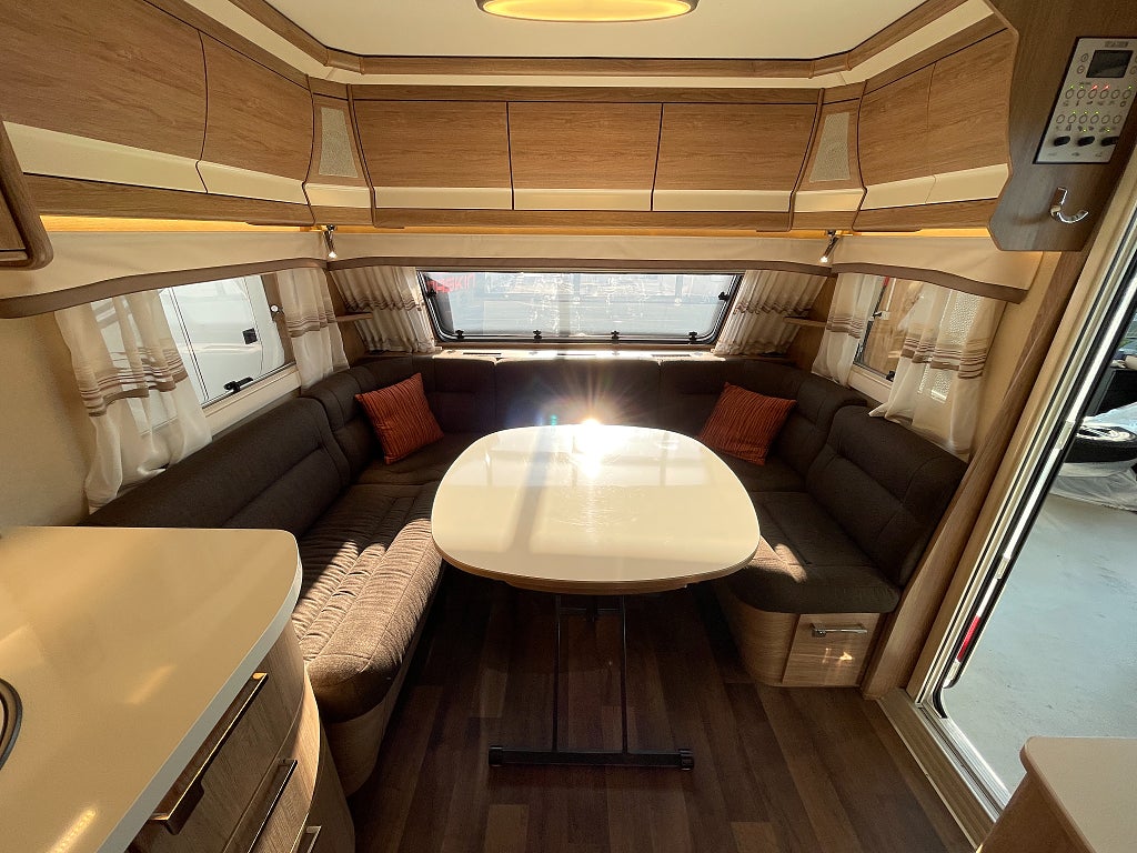 Kabe Smaragd 520 XL KS / ALDE / AC / Året runt standard / 1995kr/mån  - Kabe