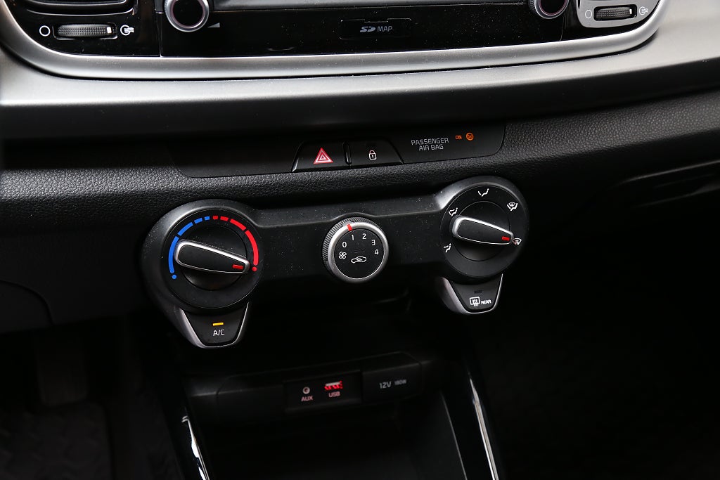 Kia Rio 1,2 84hk Launch Edition CarPlay P-sensorer