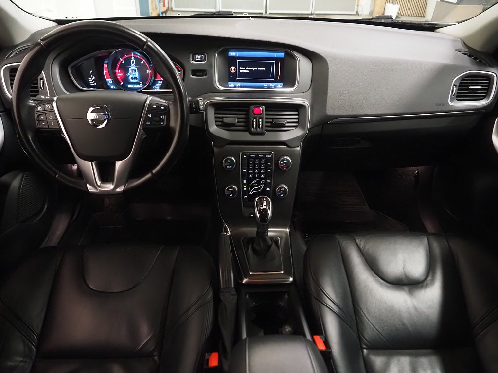 Volvo V40 D3 Geartronic Summum Drag Kamera D-Värm Skinn 2014