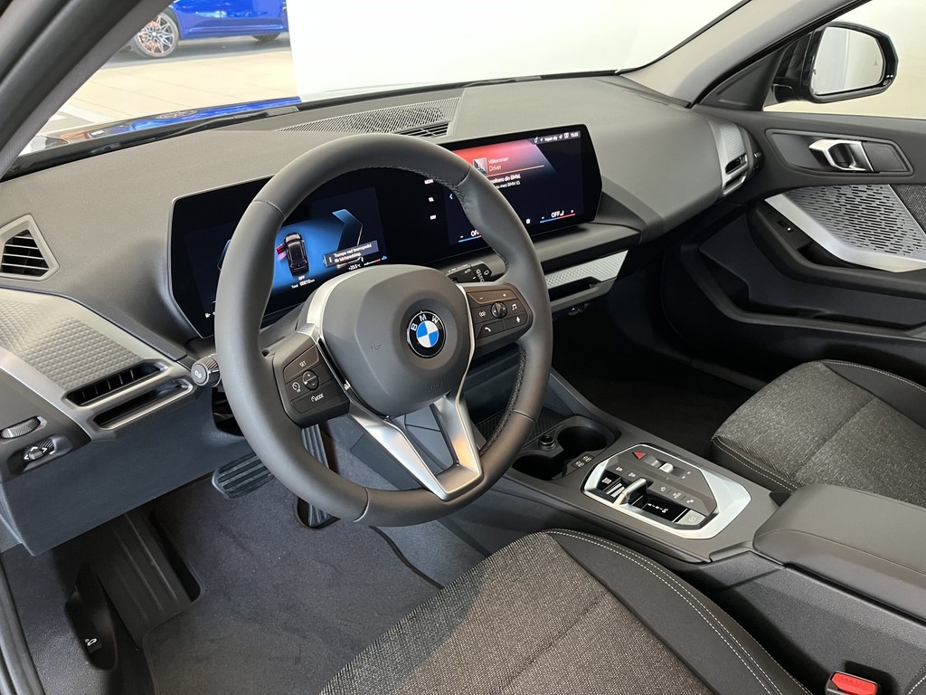 BMW 120 2026, bild 6/10