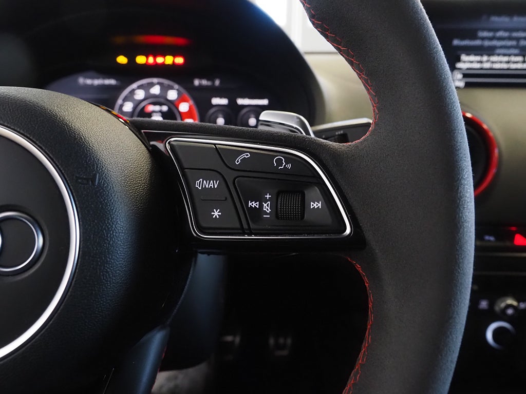 Audi RS3 Sedan 2.5 TFSI 400hk Keramiska Cockpit Matrix Nav 2018