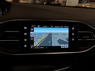 Peugeot 308 sw 1.2 PureTech 130 Allure SoV-Däck/Pano/P-Sens/Värmare – bild 17
