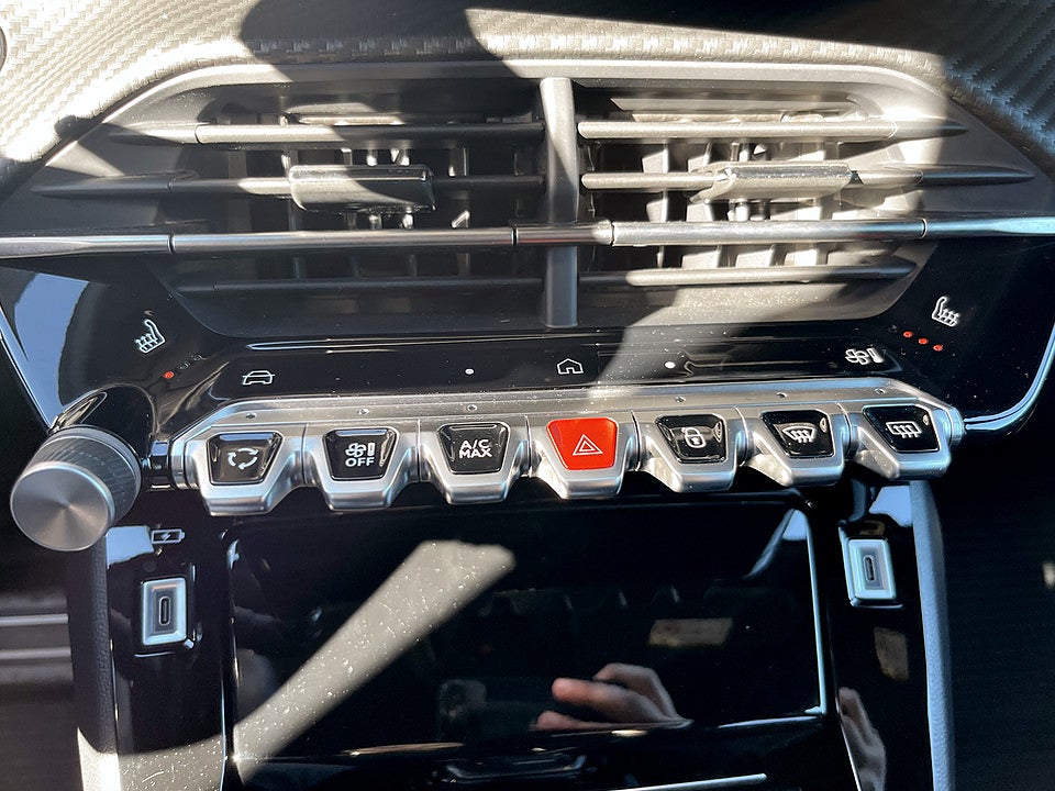 Bild på Peugeot 2008 GT Hybrid 145hk Aut B-KAMERA CARPLAY