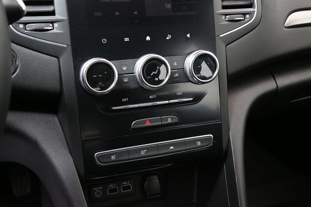 Renault Mégane Sport Tourer 1,3 TCe 140hk Keyless P-Sensorer Leasbar 2023