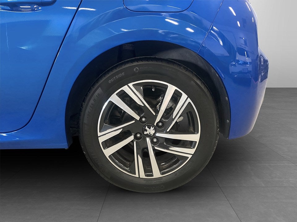 Bild på Peugeot 208 Allure 1.2 PT 130hk Aut - PANO, B-AMERA, CARPLAY