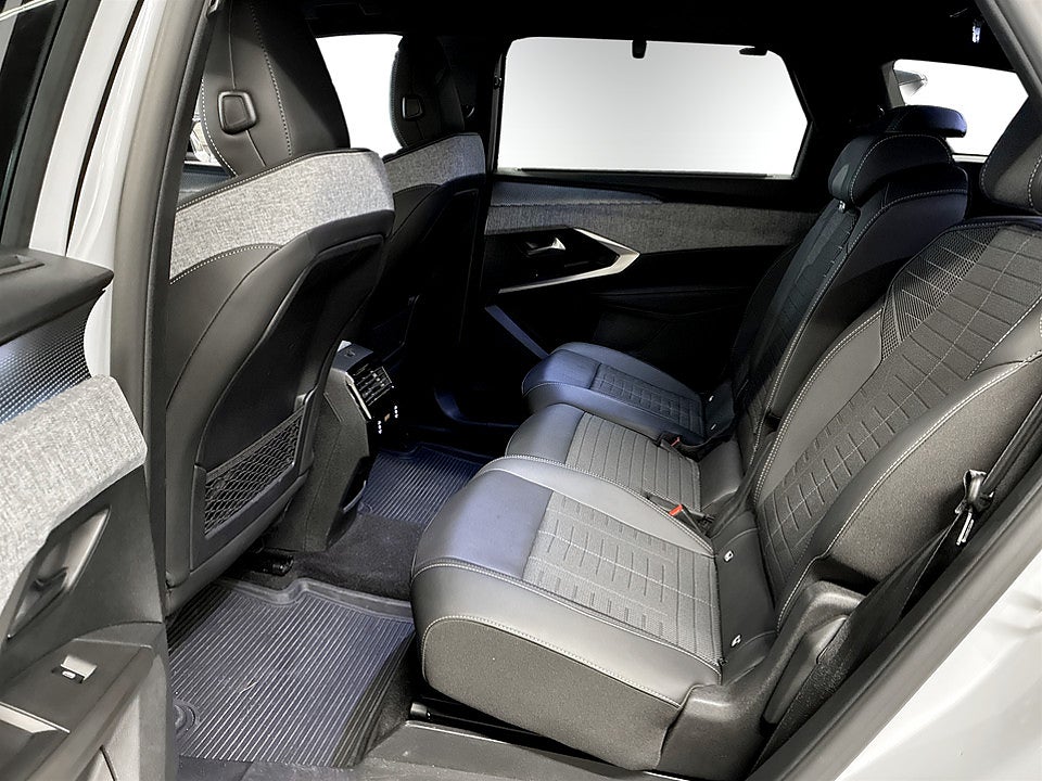 Bild på Peugeot 5008 GT Hybrid 145hk Aut 7-SITS B-KAMERA CARPLAY