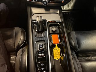 Volvo XC60 B5 AWD R-Design Kamera/Drag/SoV/MoK/AdaptivFart