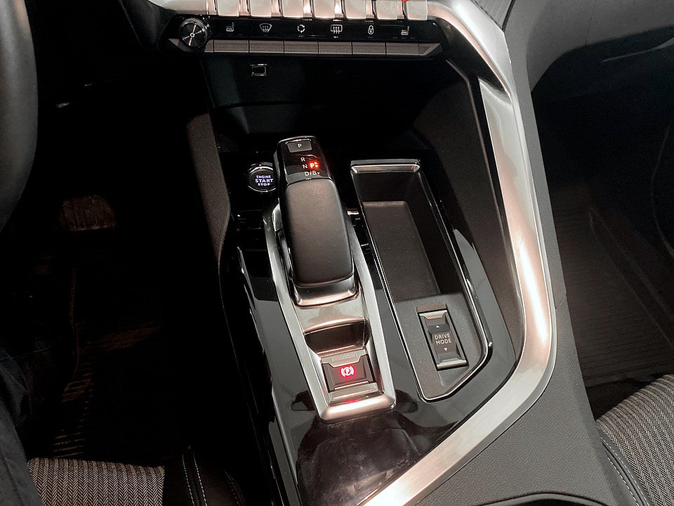 Bild på Peugeot 3008 Active Hybrid 225hk Aut - B-KAMERA, CARPLAY