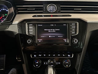 Volkswagen Passat Alltrack 2.0 TDI AWD CarPlay Drag Dvärm Kamera skinn SoV – bild 15