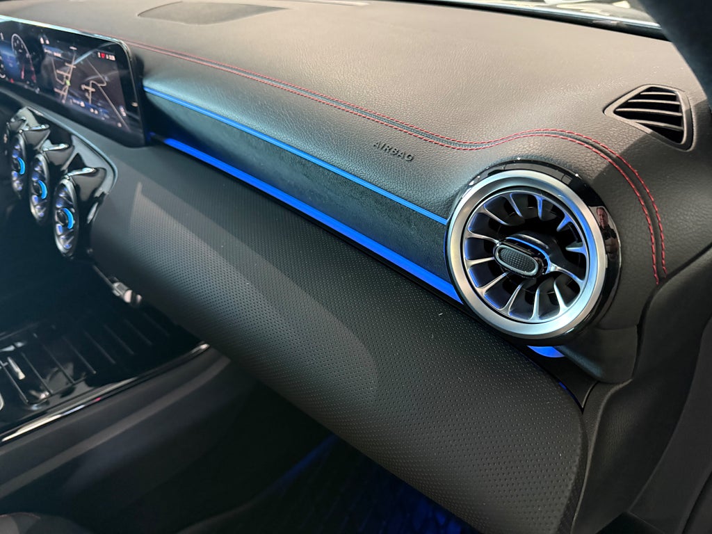 Mercedes-Benz CLA 200 AMG Sportpaket Premium Värmare 19tum - bild 8