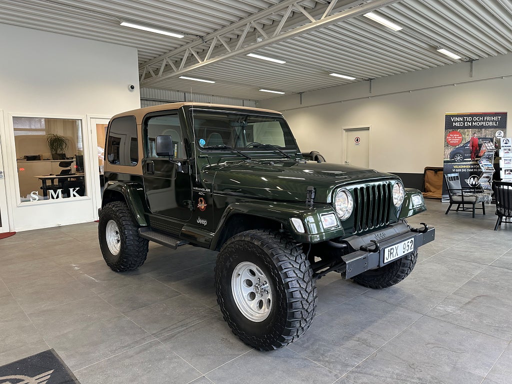 Jeep Wrangler 4.0 4WD Sahara edition Hardtop, Mjuktak & Cabrio