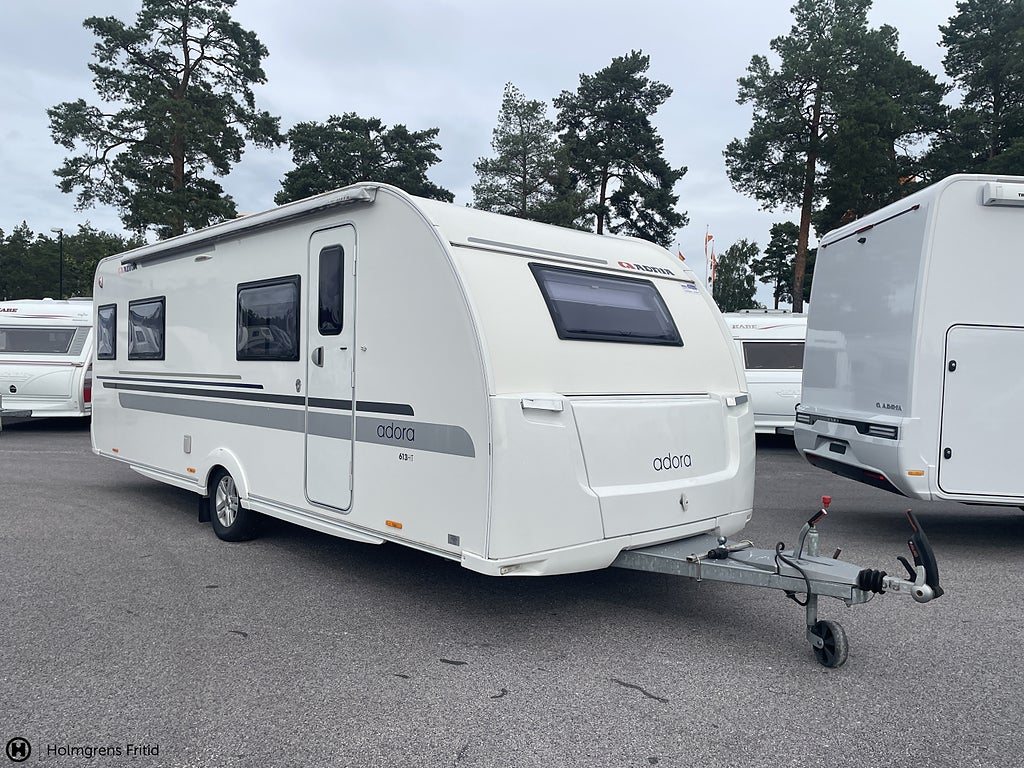 Adria Adora 613 HT | STOR TOALETT I BAK | ALDE | PÅSMARKIS |