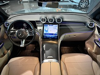 SUV Mercedes-Benz GLC 8 av 14
