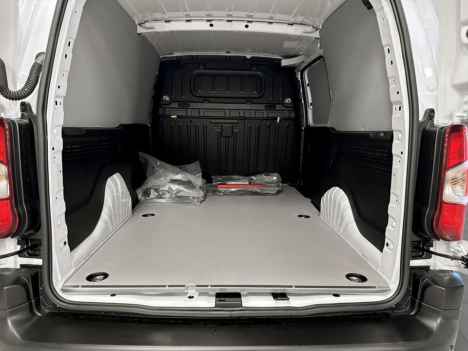 Bild på Opel Combo + 100hk L2 - OMGÅENDE LEVERANS!