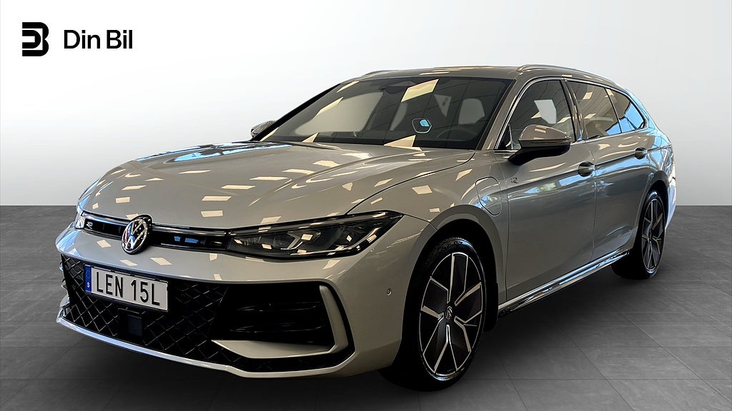 Volkswagen Passat R- Line | E-Hybrid | Drag | Pano | Edition |