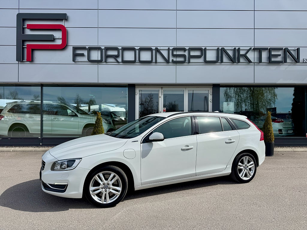 Volvo V60 D6 Plug-in Hybrid AWD Momentum Drag 283hk
