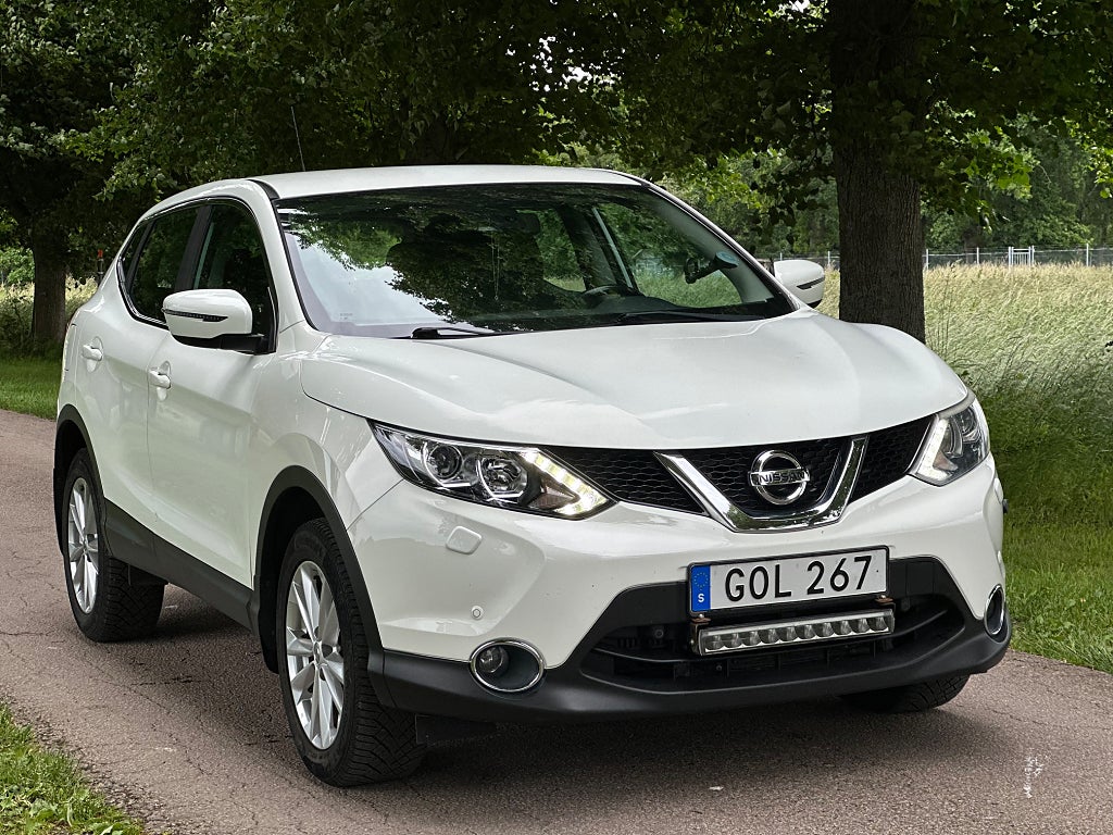 Nissan Qashqai 1.2 DIG-T XTRONIC-CVT  Svensksåld. Bra utrustning