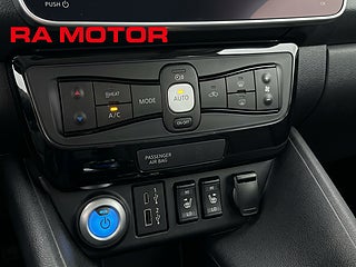 Halvkombi Nissan Leaf 21 av 23