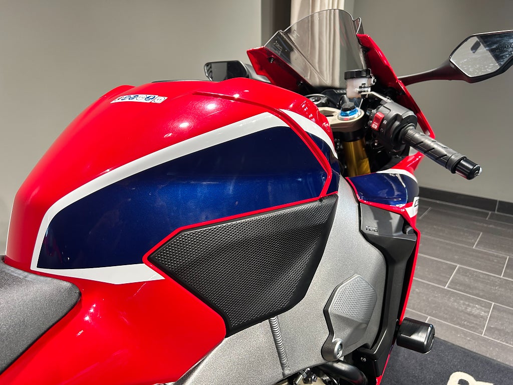 Honda CBR1000RR SP1 /3,45%/860mil/Yoshimura/Quickshifter