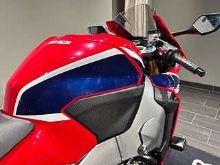 Honda CBR1000RR SP1 /3,45%/860mil/Yoshimura/Quickshifter