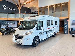 Husbil-halvintegrerad Adria CORAL SUPREME 670 SLT
