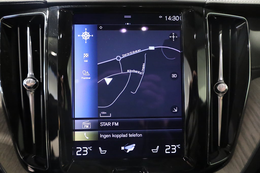 Volvo XC60 Recharge T6 AWD Inscription Orrefors Pano Drag H&K Navi 2021