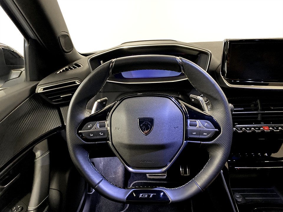 Bild på Peugeot 2008 GT 1.2 PT 130hk Aut - 360-KAMERA,ELSTOL,1 ÄGARE