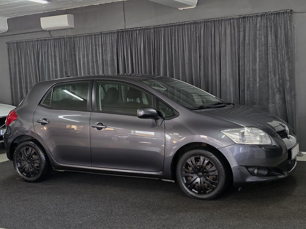 Toyota Auris 5-dörrar 1.6 Dual VVT-i Euro 4 Ny servad Dragkrok 