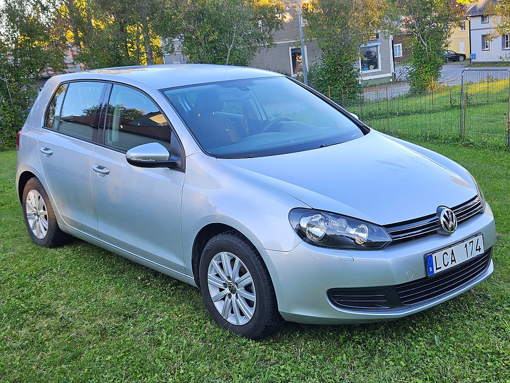 Volkswagen Golf 1,4 tfsi ( obs 5200 mil)
