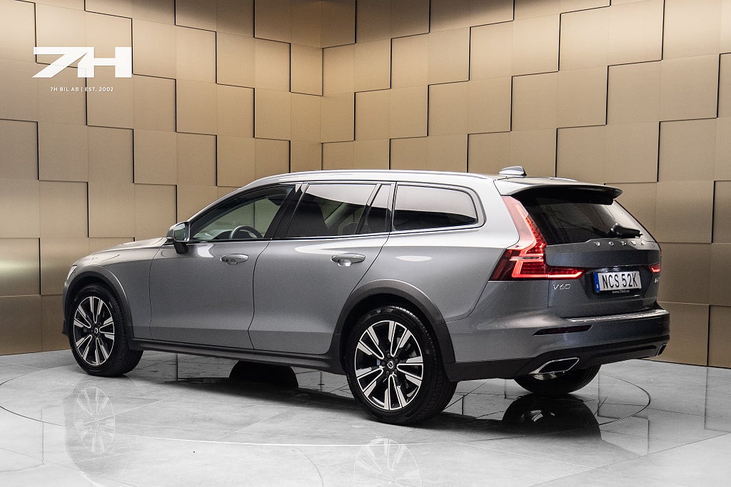 Volvo V60 Cross Country D4 AWD Momentum / Kamera / Drag / Adaptiv Fart
