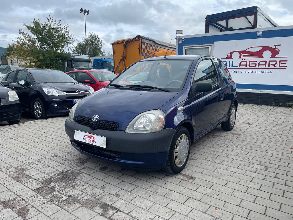 Toyota Yaris 3-dörrar 1.0 VVT-i 68hk | BESIKTAD M-värmare