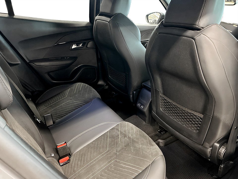 Bild på Peugeot 2008 GT Hybrid 145hk Aut B-KAMERA CARPLAY