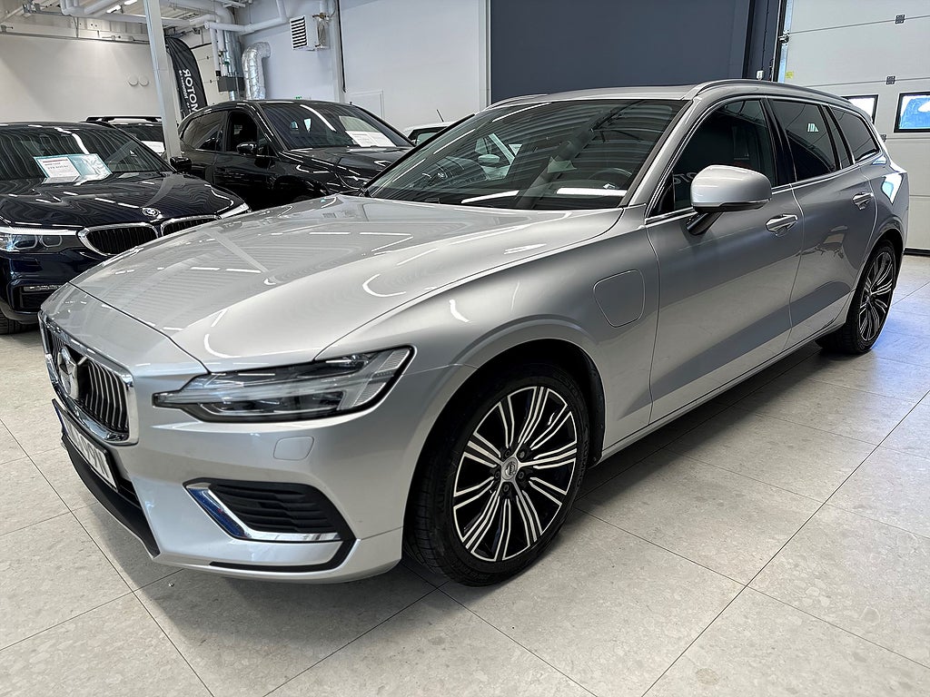 Volvo V60 T8 Twin Engine AWD INSCRIPTION/B-Kamera/DRAG/NAV/PANO