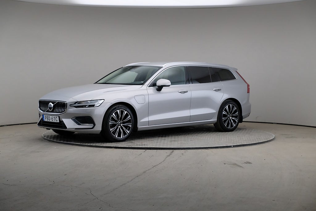 Volvo V60 Recharge T6 350hk AWD Core Edt H&K Drag