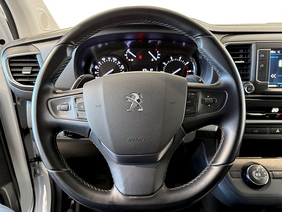 Bild på Peugeot Expert PRO+ 2.0 BHDi 145hk Aut L3 KAMPANJRÄNTA 3,99%