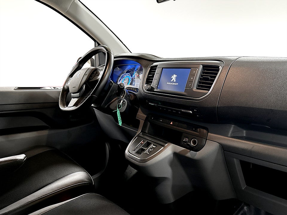 Bild på Peugeot e-Expert PRO+ L2 75kWh Aut INREDNING SKYDDSKLÄDSEL BACKKAMERA