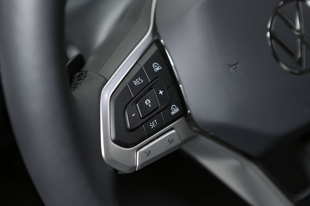 Volkswagen Passat Sportscombi 1,5 eTSI Business Värmare Drag 2025