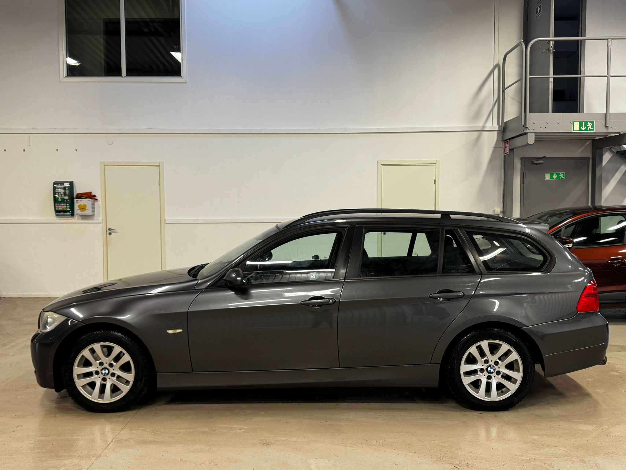 BMW 320 2008, bild 7/52