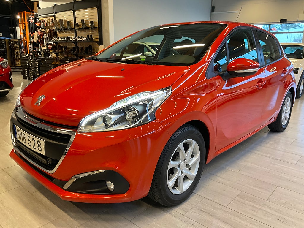 Peugeot 208 1.2 Active PureTech 82hk Kamrem bytt S&V-Hjul