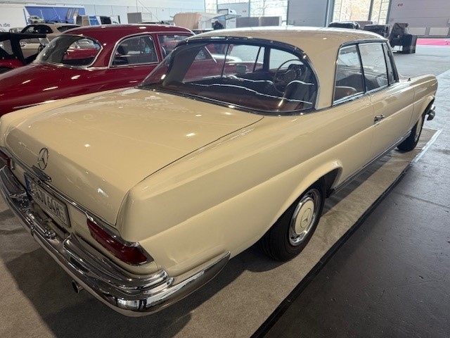 Mercedes-Benz W111 220 SE Coupé 1964, kuva 3/22