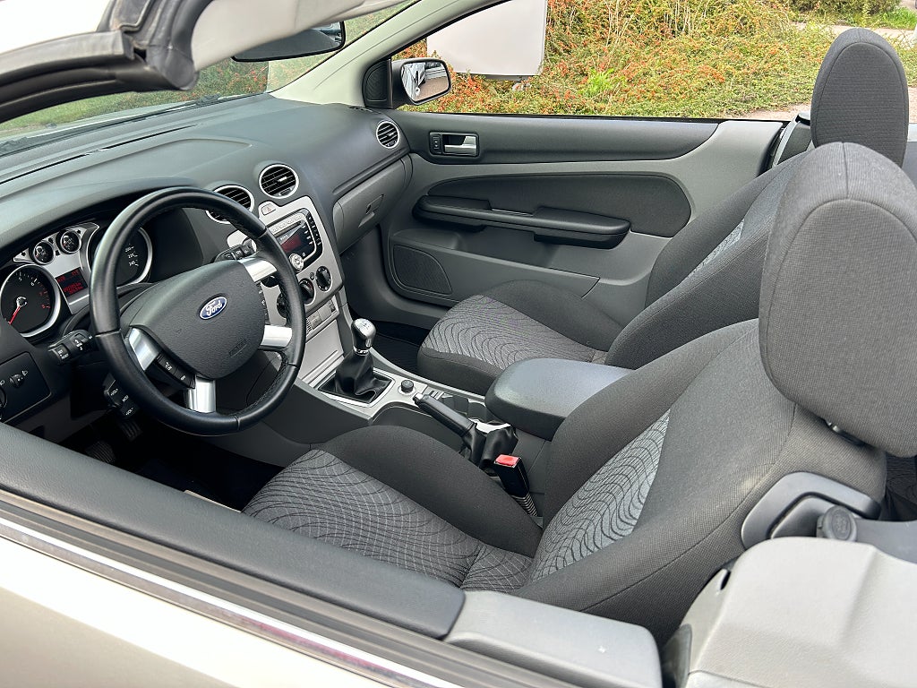 Ford Focus CC 2010 - miniatyr 12