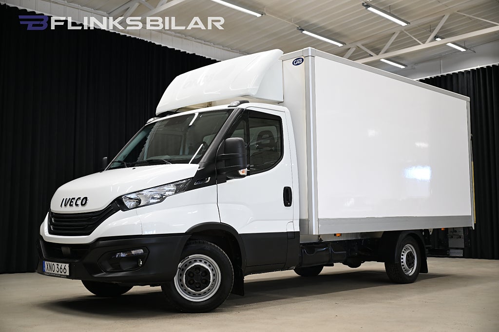 Iveco Daily 136HK Automat|Volymskåp|BG-Lyft|Sidodörr|Lågmil|Leasvar