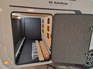 Husbil-halvintegrerad Adria MATRIX 670 SL 60Y 8 av 28